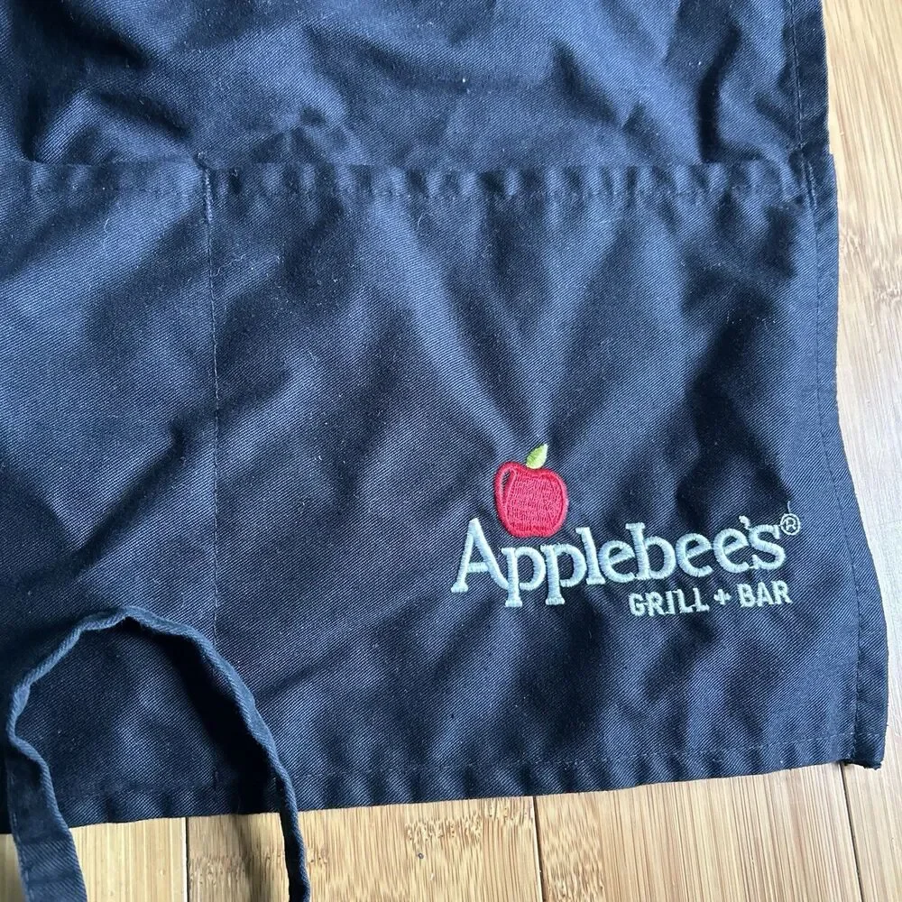 N/A applebees waiter